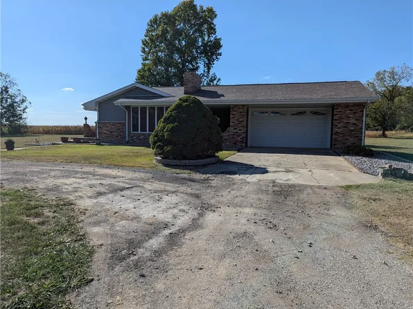 9201 N County Road 1840e, Charleston, IL 61920