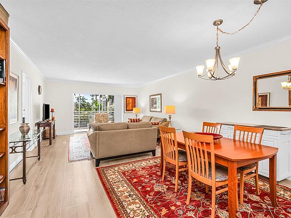 3rd image of 3050 NE 16th Avenue #202