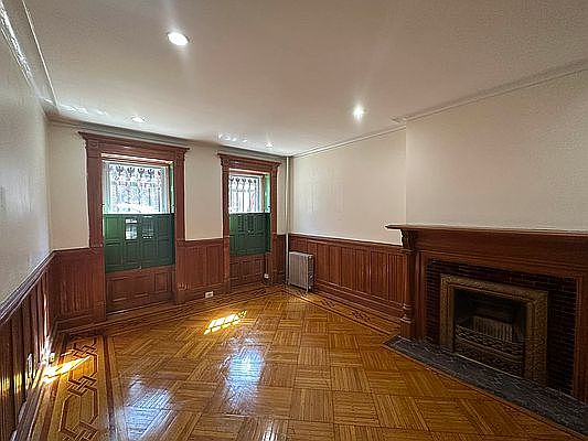 5th image of 403 Park Pl #1