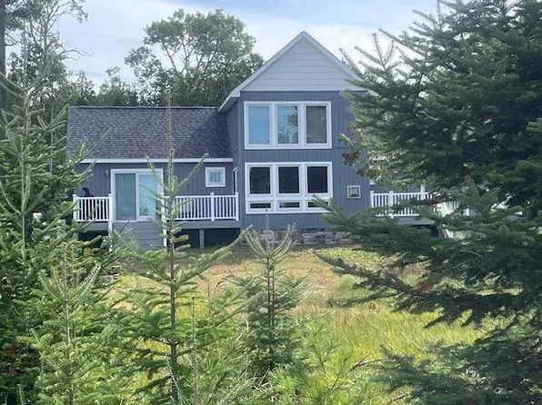 2699 Straits View Ln, Bois Blanc Island, MI 49775