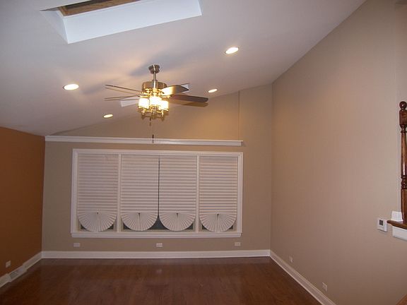 4th image of 10717 Lawler Ave