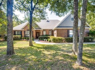 401 Oak View Dr, Crossroads, TX 76227