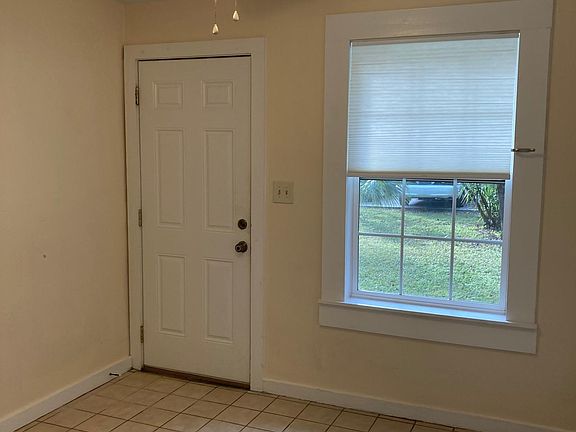 5th image of 113 NE 8th St #113