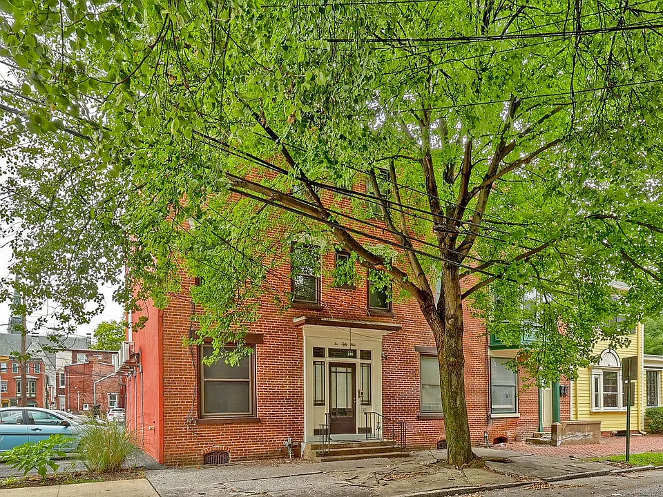 255 Briggs St