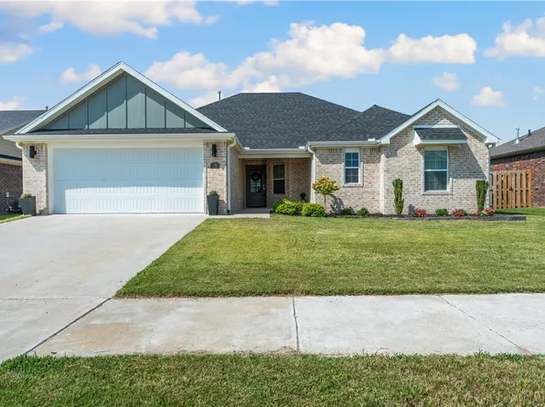 70 E Joliet St, Farmington, AR 72730