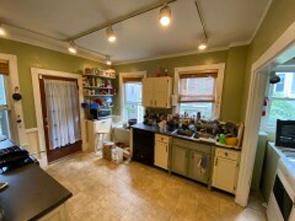 4th image of 12 Oswald St #2