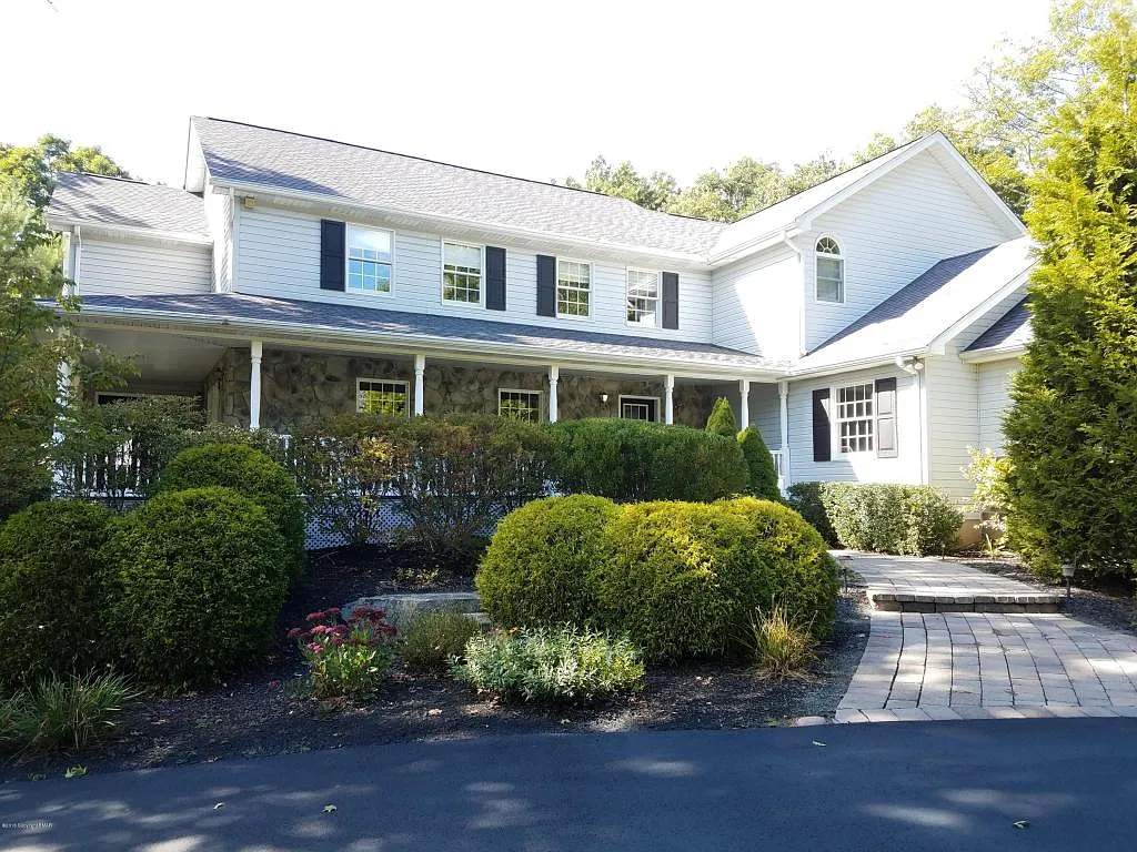 150 Ladderback Ln photo 1