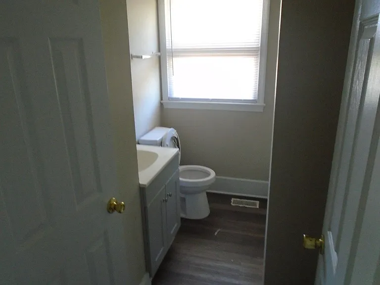517 Albany St — Photo 5
