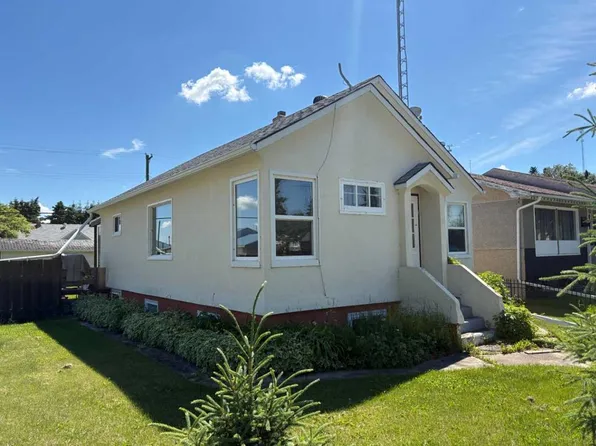4831 W 52nd St, Innisfree, AB T0B 3T0