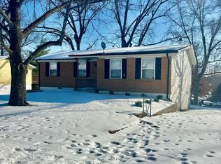 522 Saint Joseph Ln, Ballwin, MO