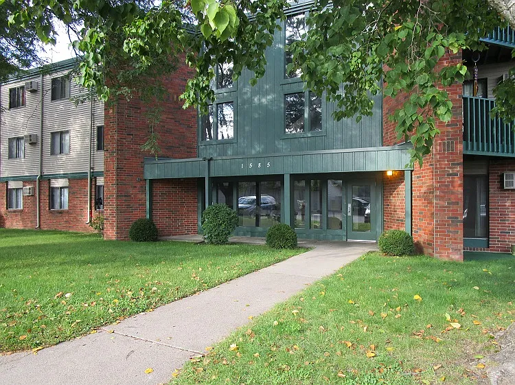 Fairway Woods Apartments