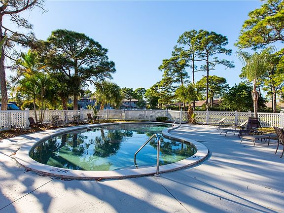 5th image of 725 Timber Ridge Trl SW APT B