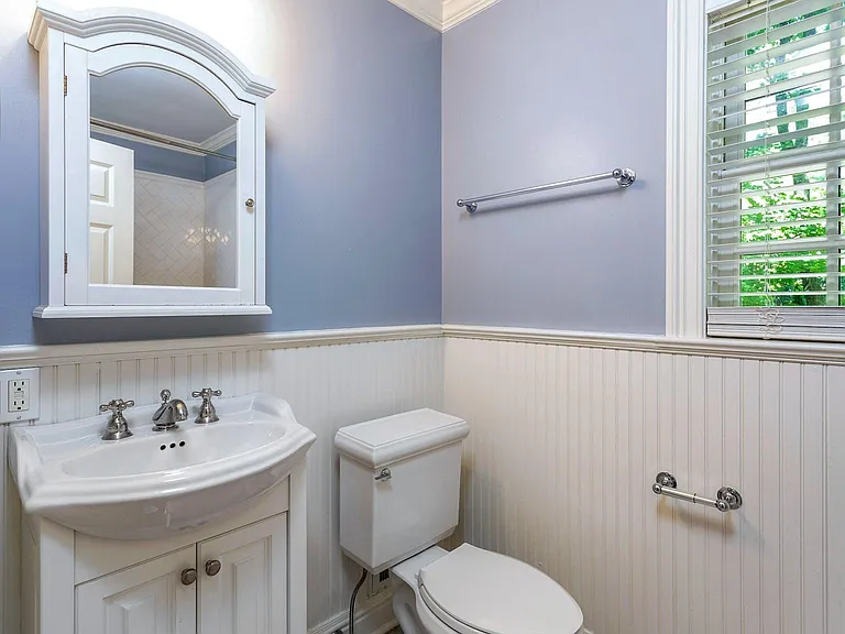 Third Floor Full Bath.