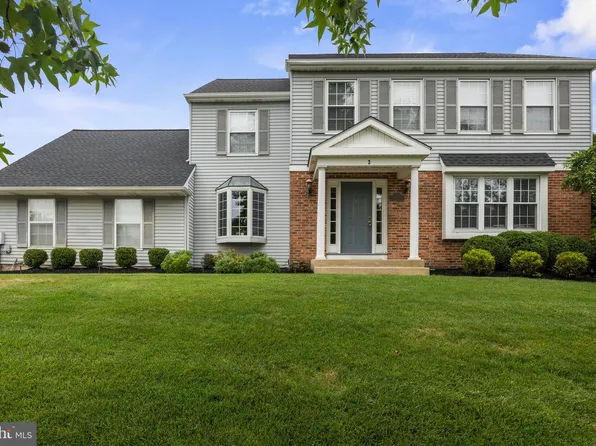 2 Tory Ln, Marlton, NJ 08053