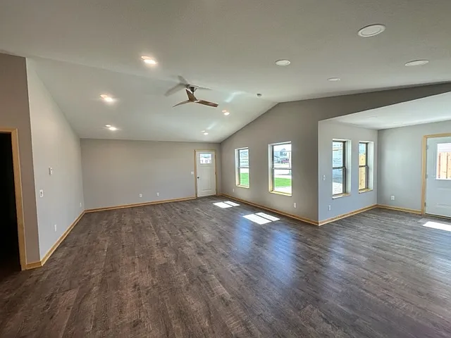 404 W Walnut Ct E #11A — Photo 24