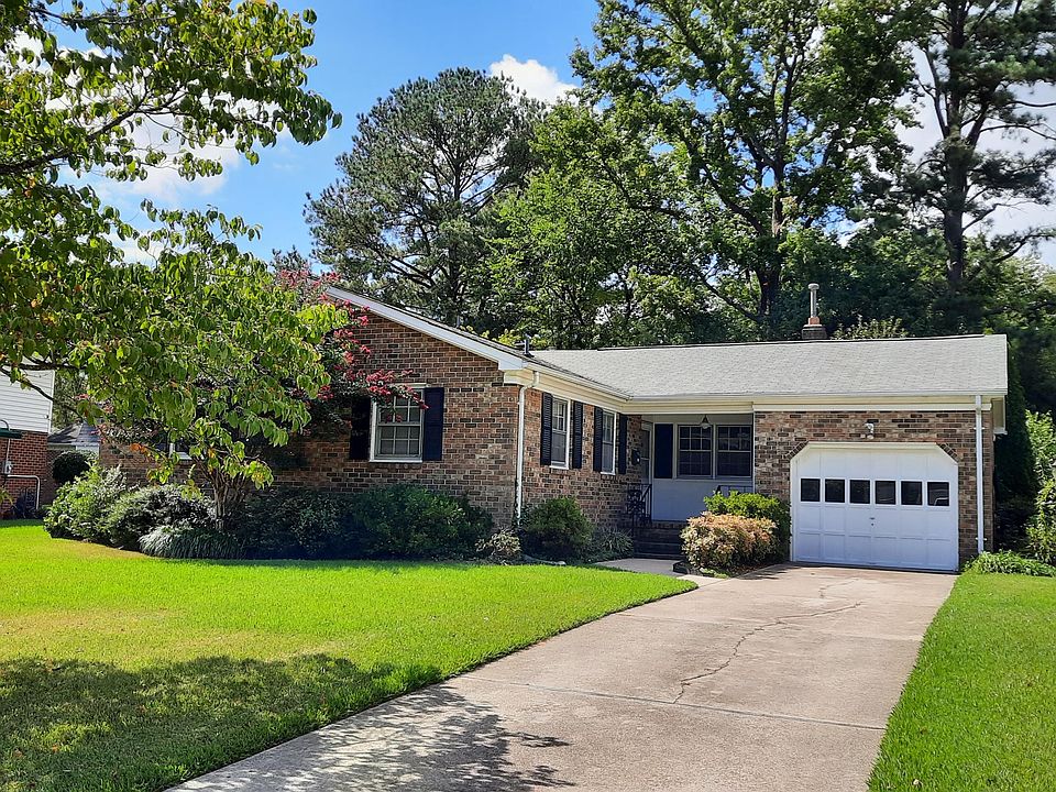 1st image of 113 Burnham Pl