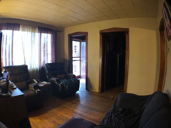 2nd image of 6611 S Hoyne Ave