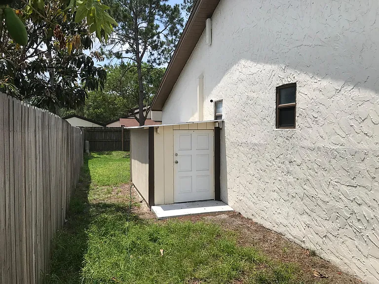 2027 Sunset Grove Ln — Photo 13
