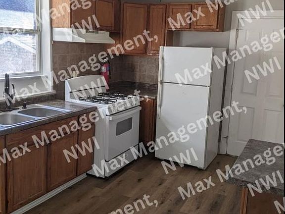 2nd image of 3924 Catalpa St #2R