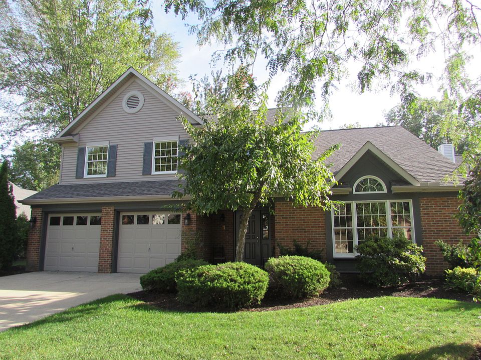 1st image of 21 S Hampton Cir