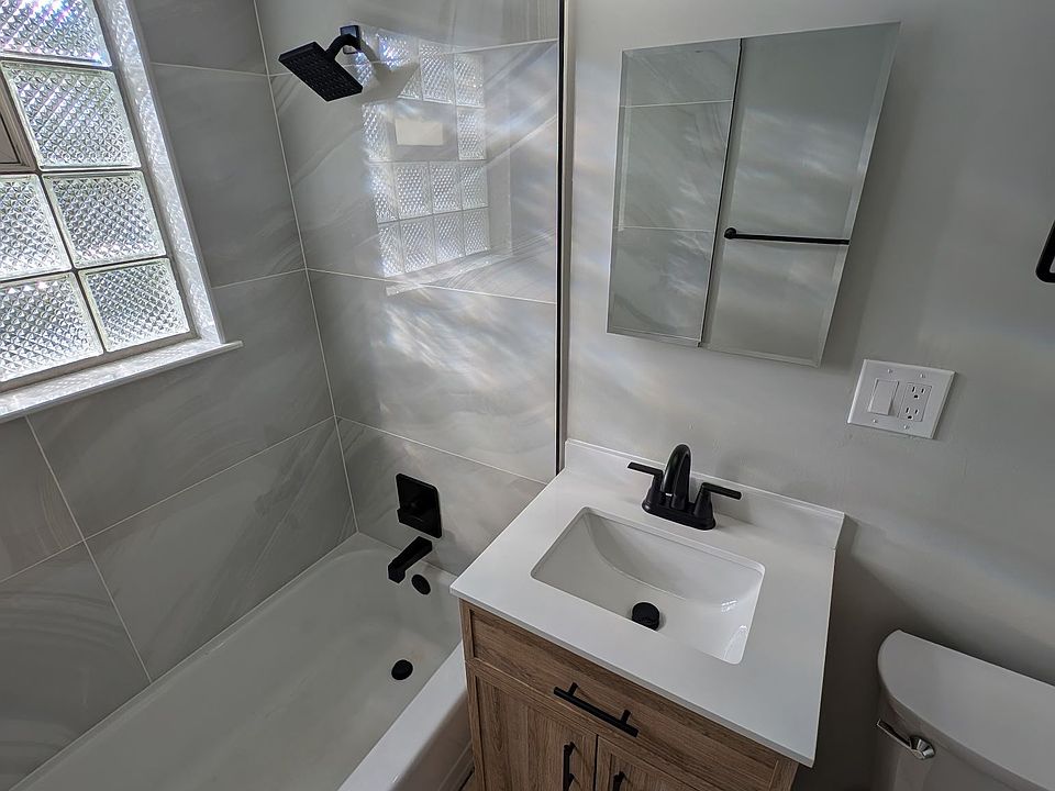1st image of 371 Indian Church Rd APT 2