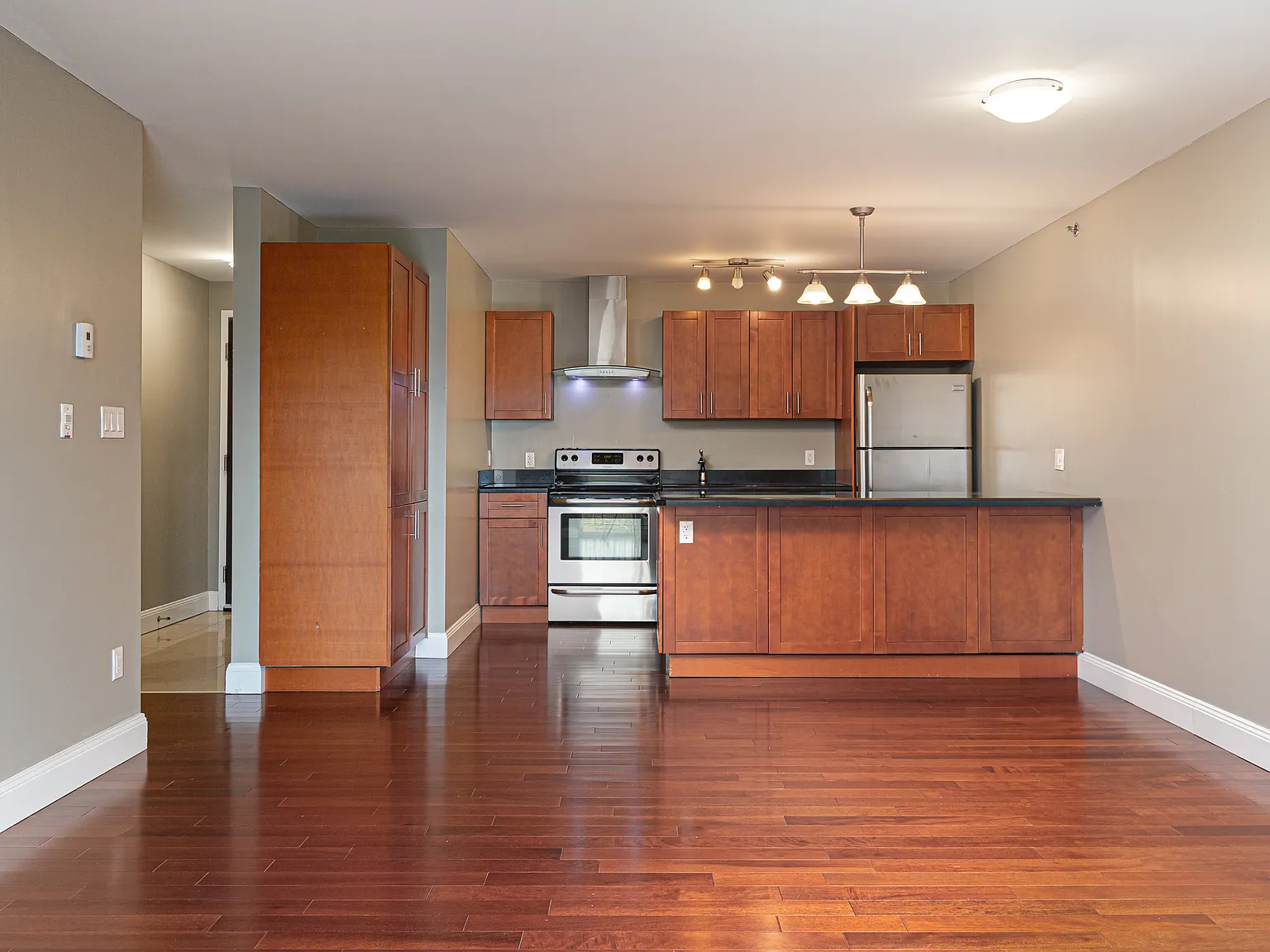 539 Armstrong Rd — Photo 3