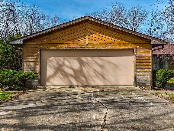 4th image of 1813 Meadowlark Ln