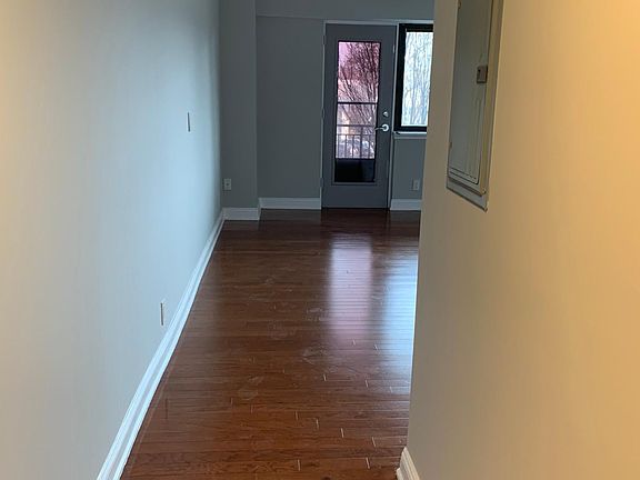 3rd image of 60 Parkway Dr E APT 2L