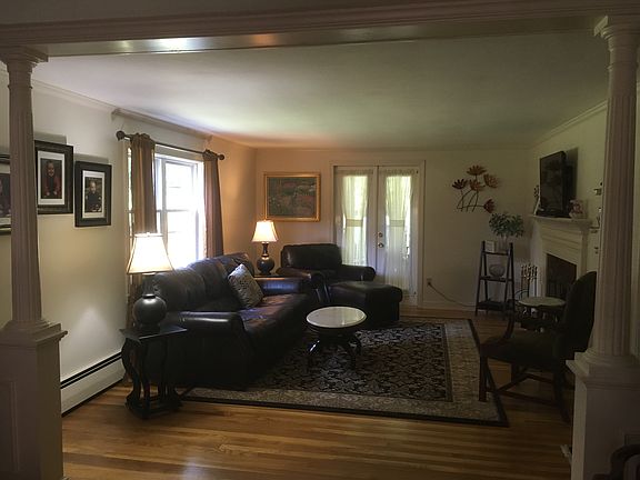 4th image of 280 Essex St