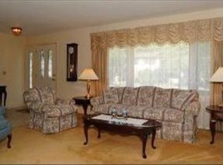 1513 W Willow Ln, Mount Prospect, IL