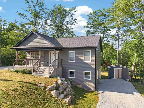 12 Sherbrooke St, Stewiacke, NS B0N 2J0