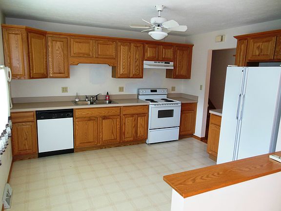 2nd image of 26745 Sandy Hill Dr