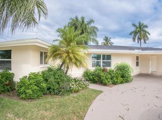 921 Lucerne Pkwy, Cape Coral, FL 33904