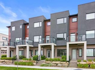 218 Sherwood Sq NW #603, Calgary, AB T3R0Y2