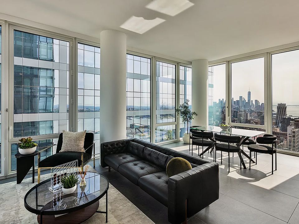 1st image of 606 W 30th St #45H