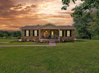 515 Old Stewart Rd, Tennessee Ridge, TN 37178