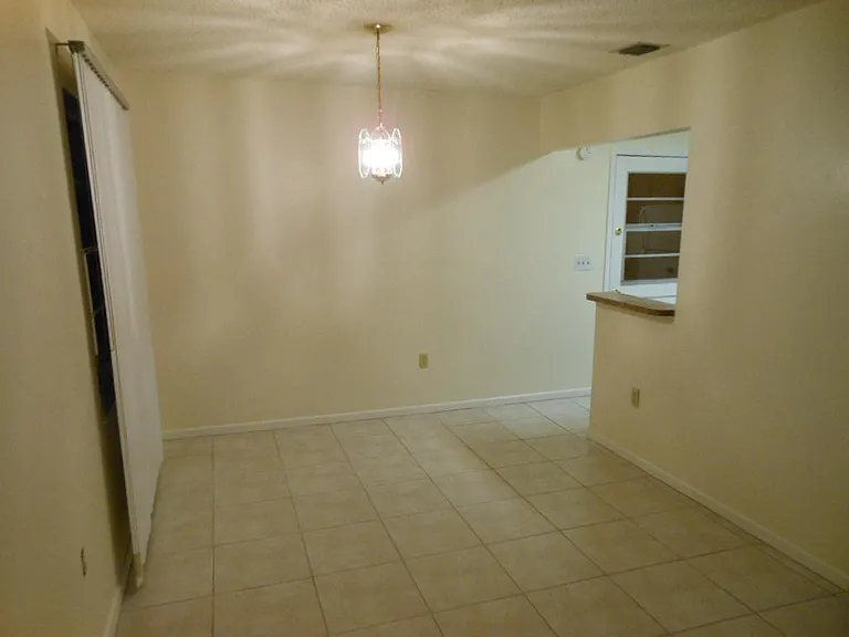 603 N Rockingham Ave #603 — Photo 3