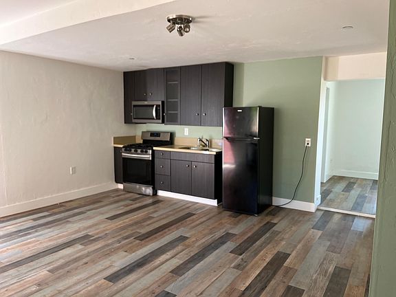 5th image of 1830 Helix St