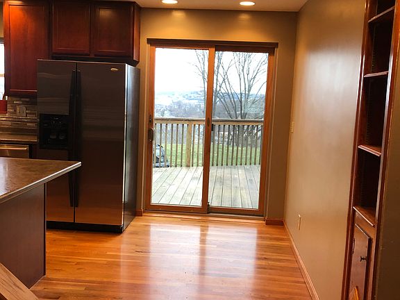 Beautiful hardwood t/o 