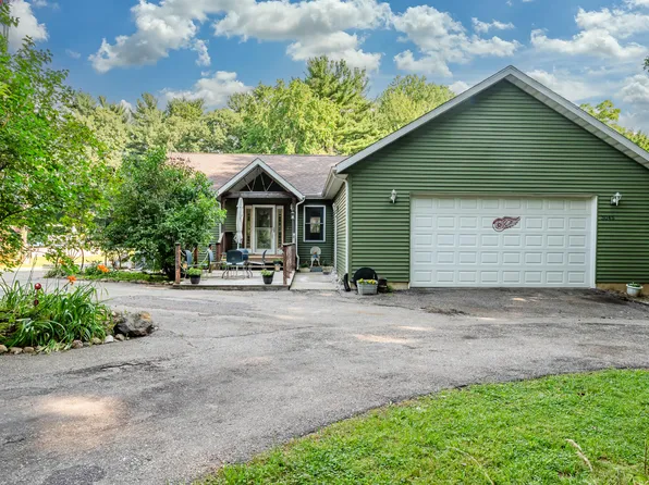 3045 Little Glendora Rd, Buchanan, MI 49107