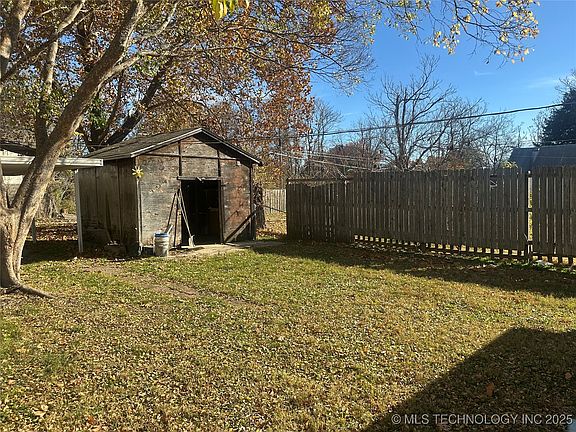 5th image of 1206 S Armstrong Ave