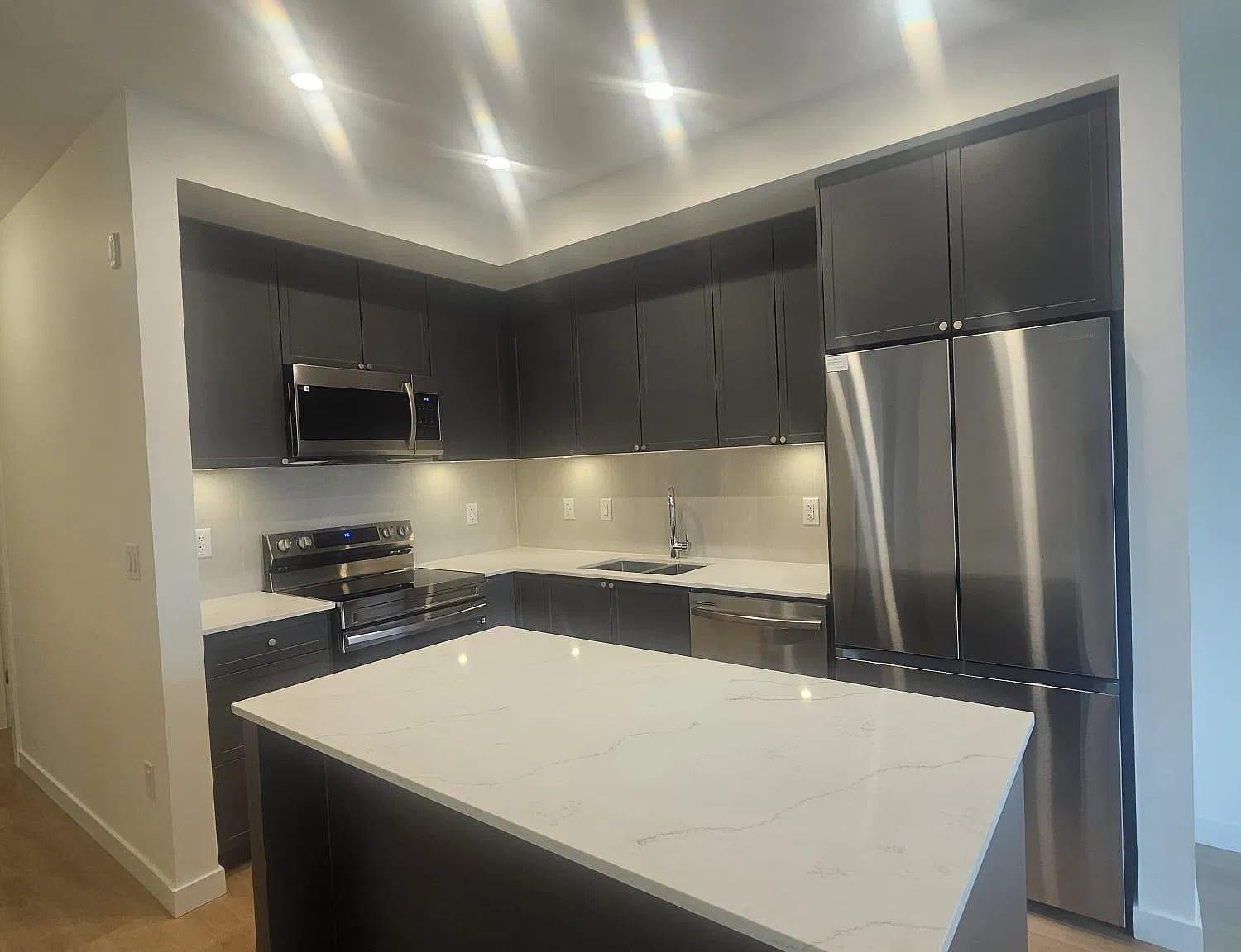 2 bed, 605 sqft, $1,800 — Photo 1