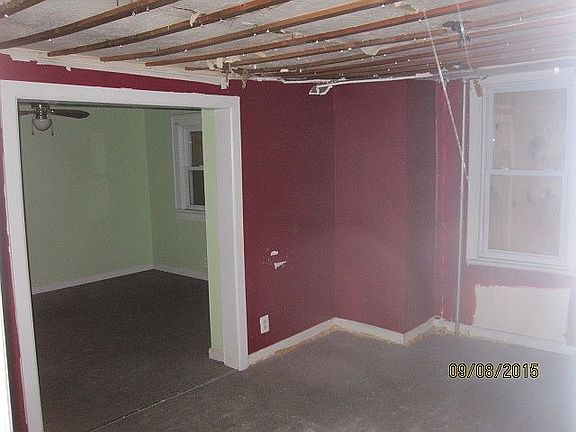4th image of 17 N Burnet St