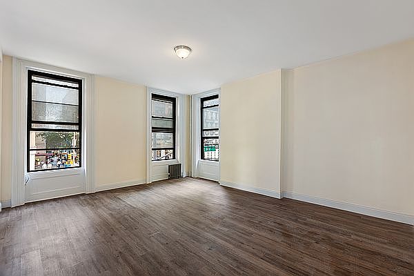 1st image of 251 E 45th St Frnt 2