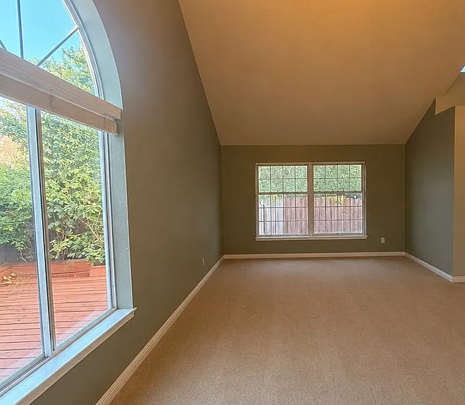 742 Rambleton Dr — Photo 7