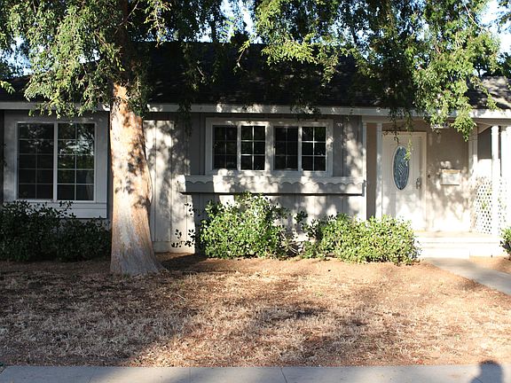 3rd image of 10044 Woodley Ave
