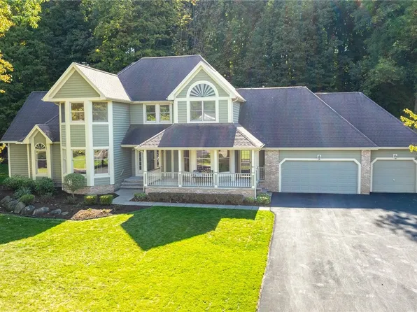 97 Waterford Way, Fairport, NY 14450
