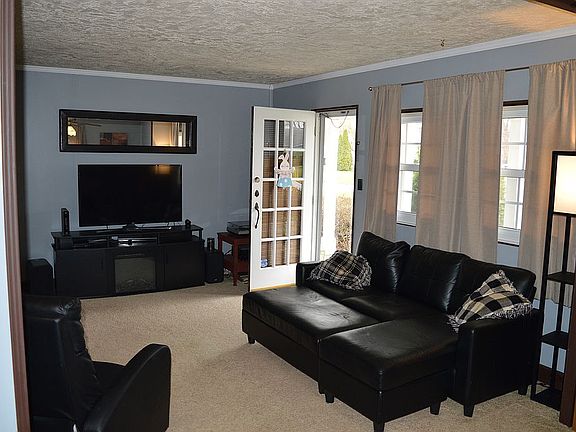 2nd image of 1471 Longfellow Ave