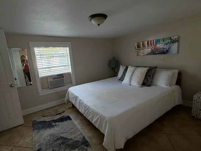 1015 W Coral St — Photo 8
