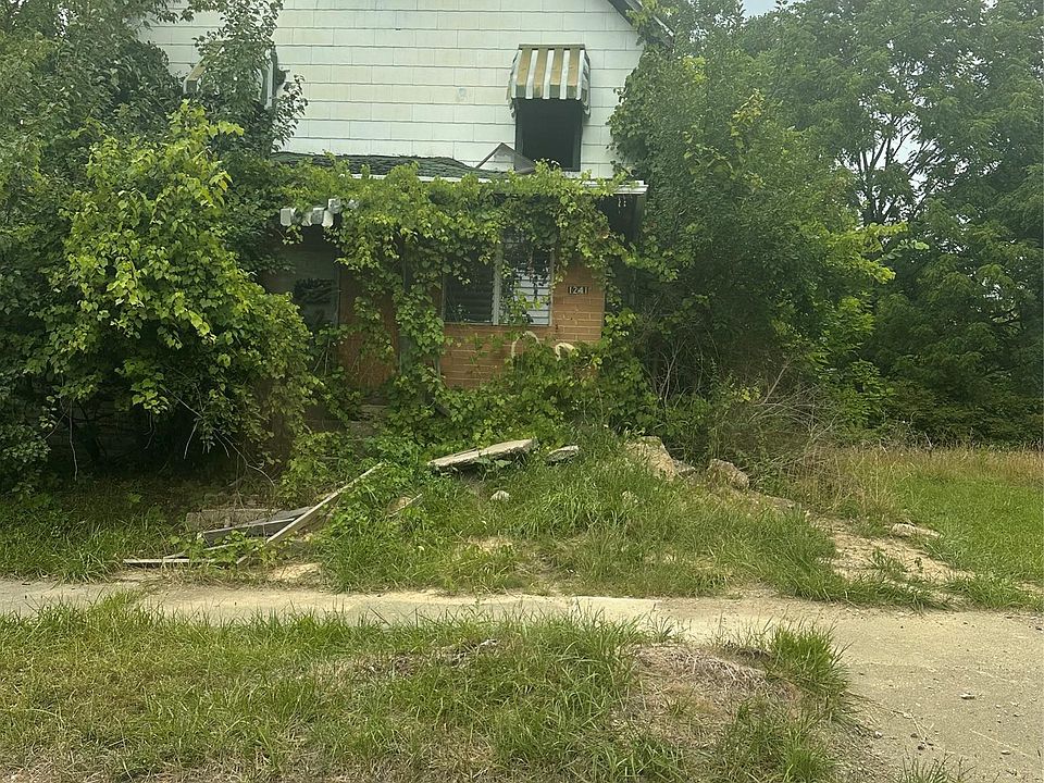1st image of 1241 E Hamilton Ave